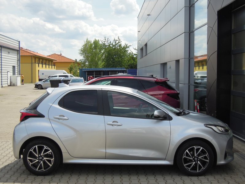 Toyota Yaris STYLE 1,5i CVT 92kW full