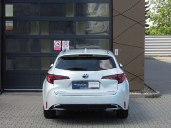 Toyota Corolla STYLE 1,8 HYBRID 72kW e-CVT full