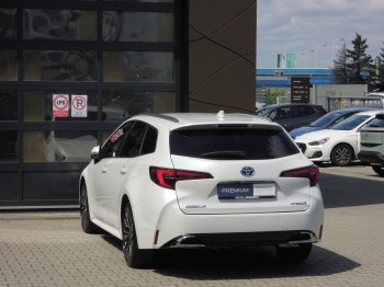 Toyota Corolla STYLE 1,8 HYBRID 72kW e-CVT full