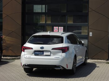 Toyota Corolla STYLE 1,8 HYBRID 72kW e-CVT full