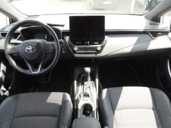 Toyota Corolla STYLE 1,8 HYBRID 72kW e-CVT full