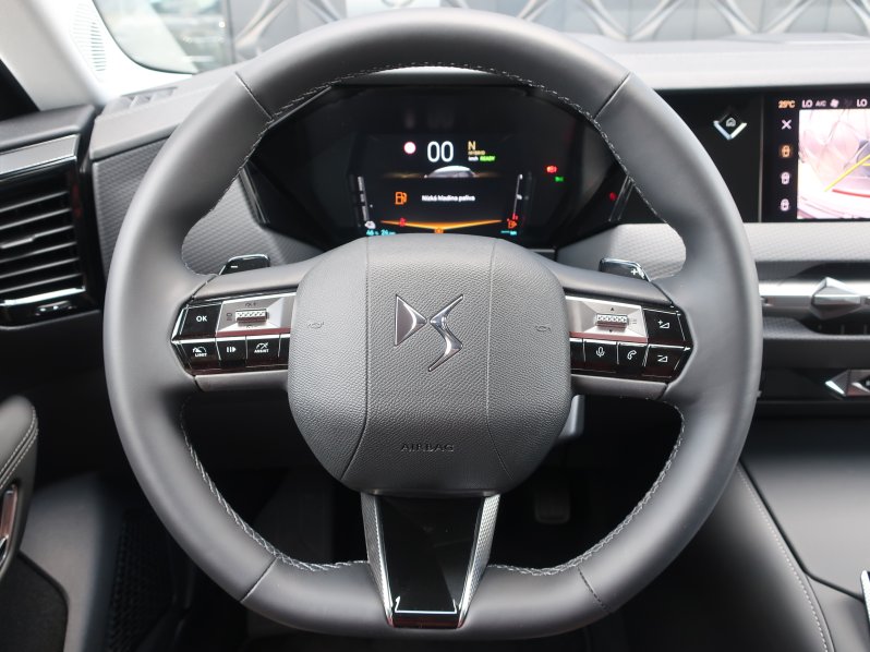 DS Automobiles DS4 CROSS RIVOLI E-TENSE 225 full