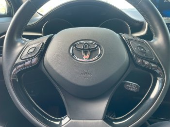 Toyota C-HR SELECTION 1.8 HYBRID 90 kW full