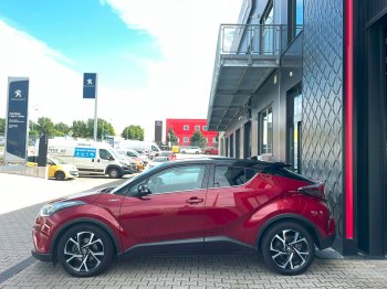 Toyota C-HR SELECTION 1.8 HYBRID 90 kW full