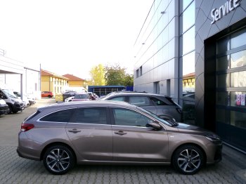 Hyundai i30 STYLE 1,5 TGDi MHEV 117kW full