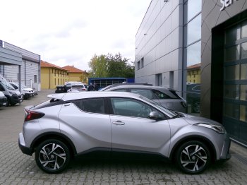 Toyota C-HR STYLE 1.8 HYBRID 122k full