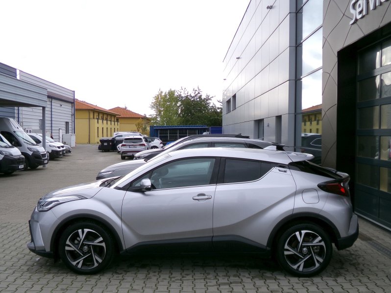 Toyota C-HR STYLE 1.8 HYBRID 122k full