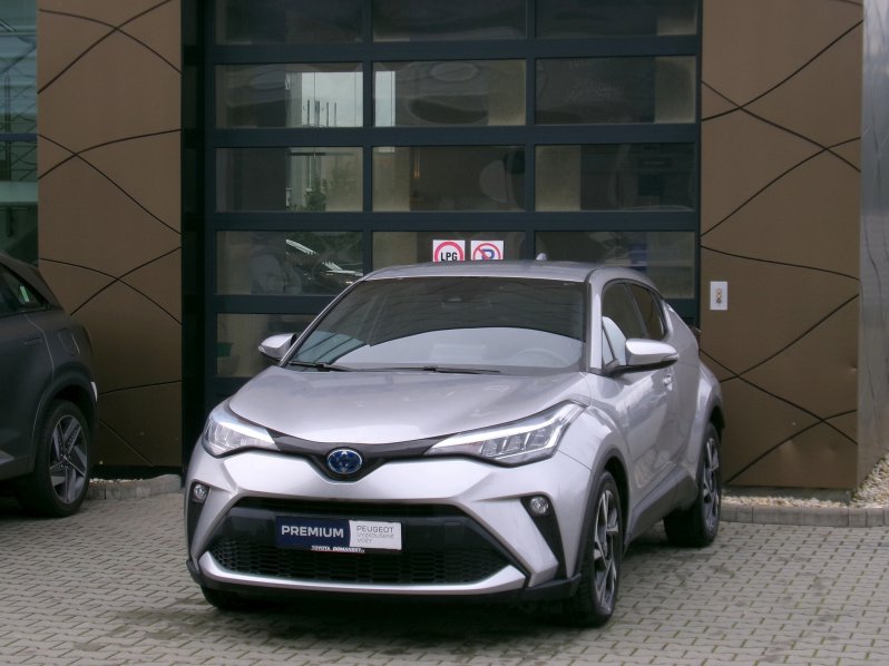 Toyota C-HR STYLE 1.8 HYBRID 122k full