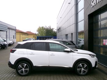 Peugeot 3008 ALLURE+ 1.2 PureTech 96kW AT8 full