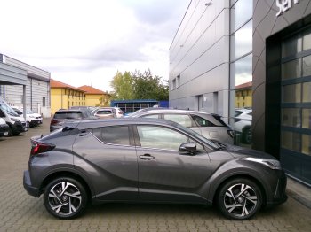 Toyota C-HR STYLE 1,8 72kW AT full