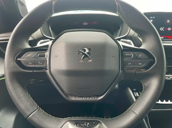 Peugeot 2008 GT 1.2 PureTech 96 kW full