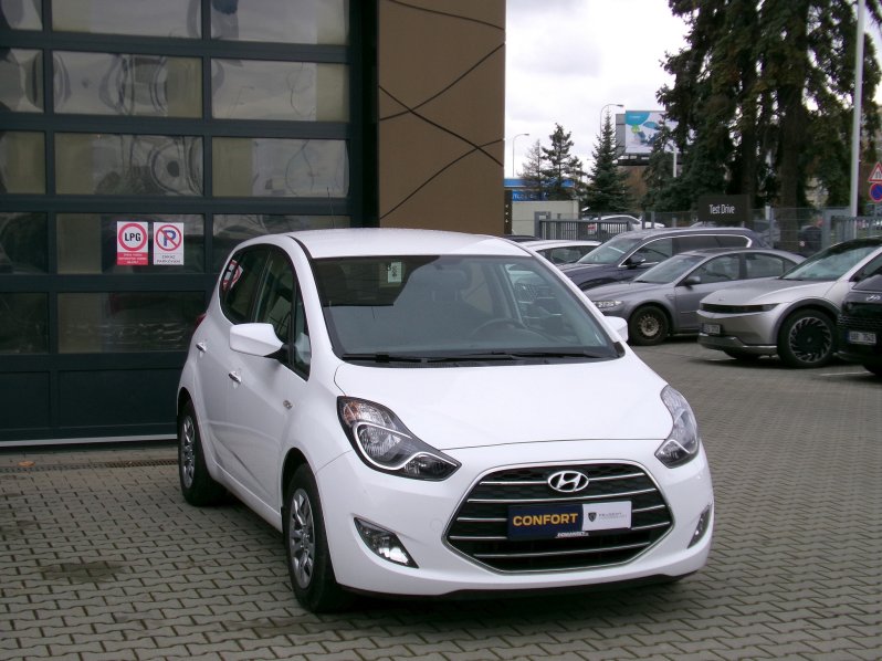 Hyundai ix20 TRIKOLOR PLUS 1,6i 92kW full