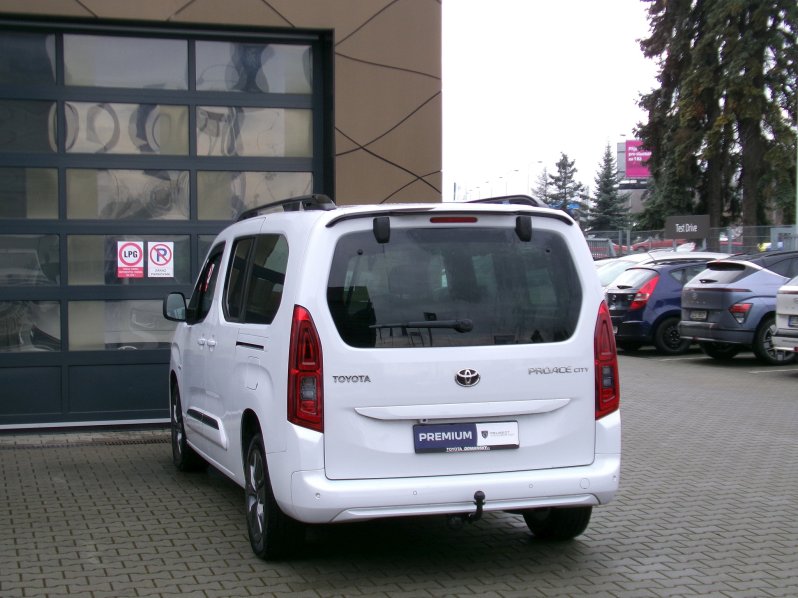 Toyota ProAce City Verso FAMILY 1,5 96kW full